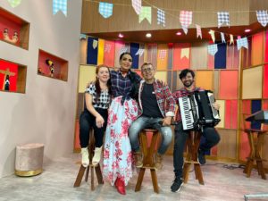 Gardênia Cavalcanti e o grupo "Forró Swing Play” - Foto: Divulgação