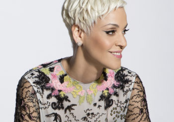 Mariza, grande embaixadora contemporânea da música portuguesa, volta ao Brasil para lançar novo álbum A cantora se apresenta em 4 estados, de 23 a 29 de Maio