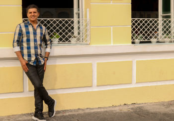 CANTOR DEL FELIZ LANÇA CLIPE “A ESSÊNCIA DELA”, EM HOMENAGEM AS MULHERES.