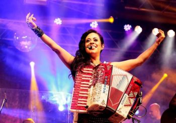 Adriana Sanchez apresenta o novo show “Sanfonando”