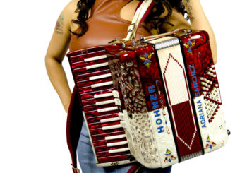 Cantora Adriana Sanchez realiza shows online de 17 a 21 de março