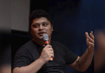 Escritor Diego Moraes inicia financiamento coletivo para as coletâneas “Eu não sou ninguém” e "Quem abraça o mundo com muita força vira poeta ou perde os braços ambas editadas e organizadas pelo escritor Matheus Peleteiro