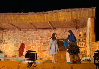 Mônica Carvalho interpreta Maria na Paixão de Cristo de Guabiruba