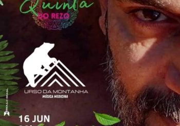 O cantor Rubem Garcia (Urso da Montanha) no show "Quinta do Rezo" na Casa da Felicidade, dia 16/06