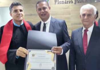 Cantor e compositor Del Feliz recebe o título de DOUTOR HONORIS CAUSA pela Universidade FEBRAICA (Formação e Especialização Brasileira Internacional da Capelania)