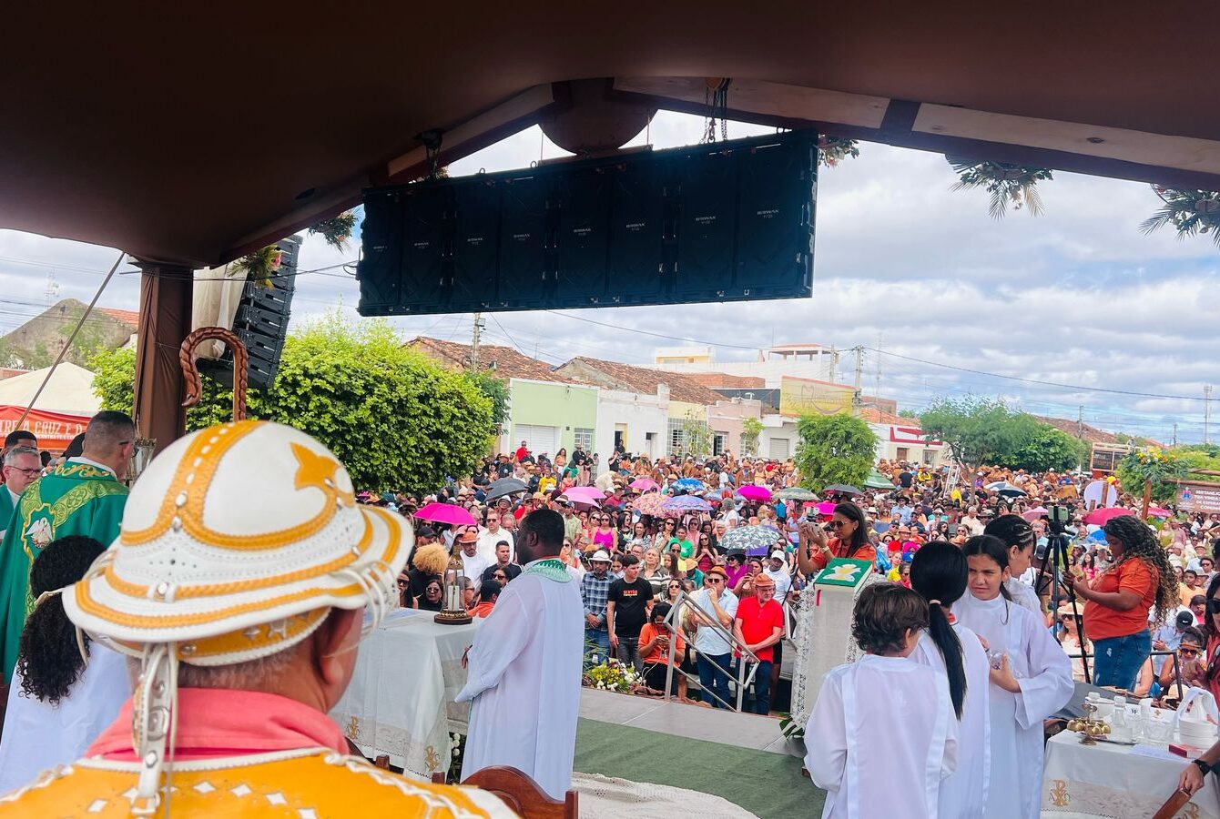 Manifestações de fé e resistência marcam o último dia do festival cultural de economias criativa durante a 72ª Festa do Vaqueiro em Curaçá-Ba