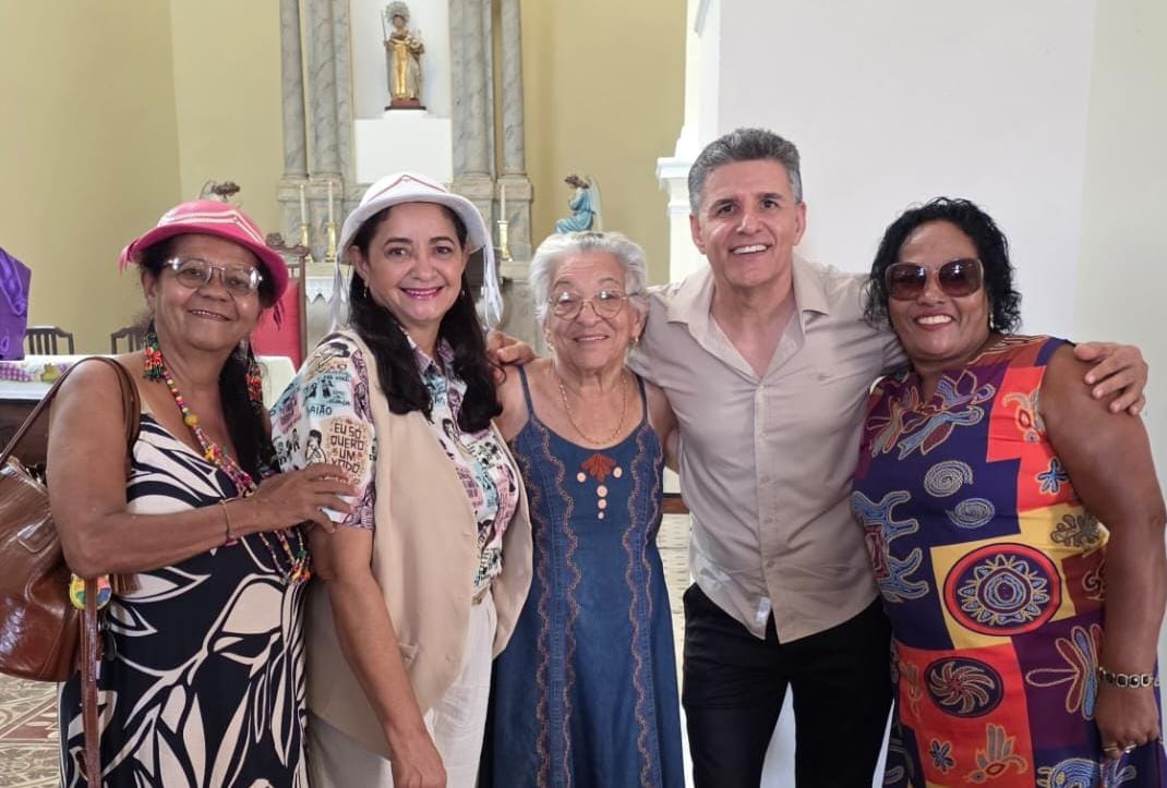 Del Feliz representa a Bahia em entrega de dossiê do Forró à Unesco Artista com reconhecimento internacional reforça atuação na difusão do ritmo nordestino