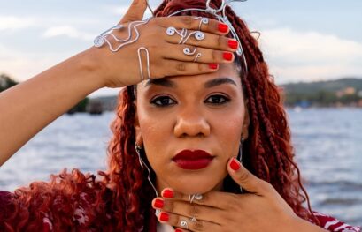 Sexta, dia 18/09, às 19h — pela primeira vez, RIANE no JNA!