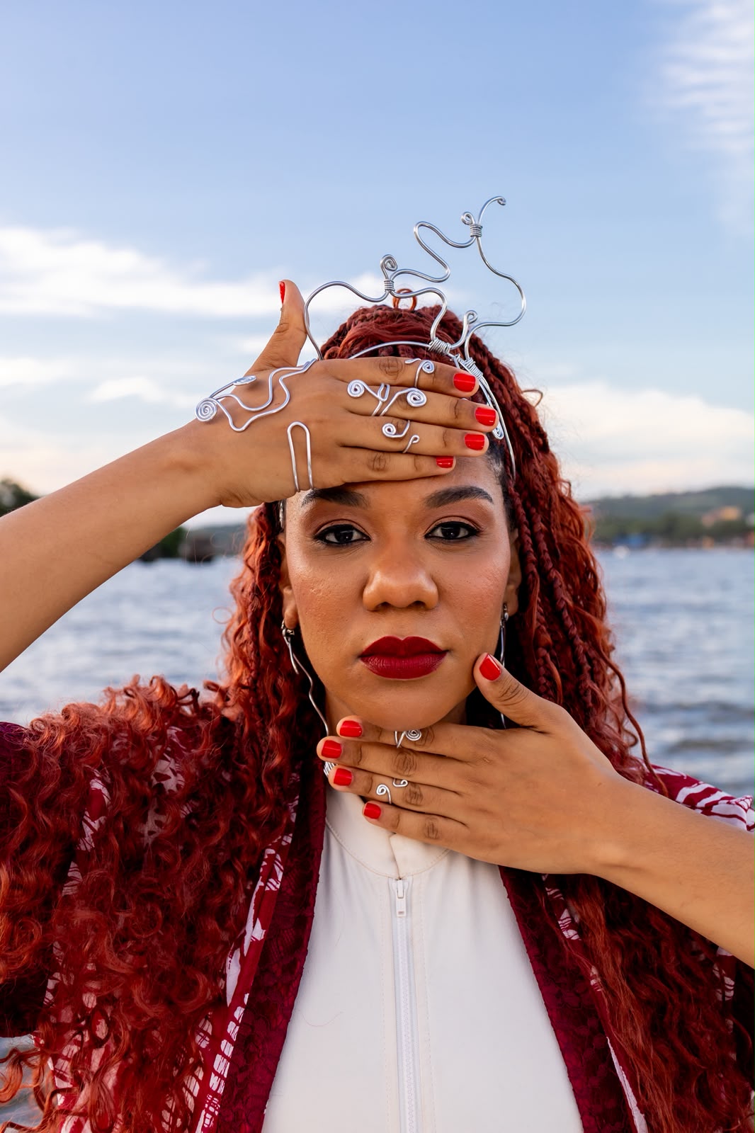 Sexta, dia 18/09, às 19h — pela primeira vez, RIANE no JNA!