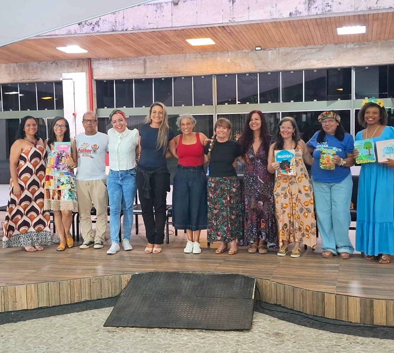 Biblioteca Central transforma Salvador em palco de histórias e reúne escritores da literatura infantil em tarde de encontros