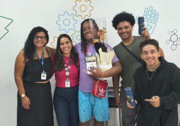 FESTA LITERÁRIA DA COMUNIDADE DO FUMACÊ TRANSFORMA MANHÃ DE QUASE 300 ALUNOS COM ARTE, DANÇA E ESPERANÇA