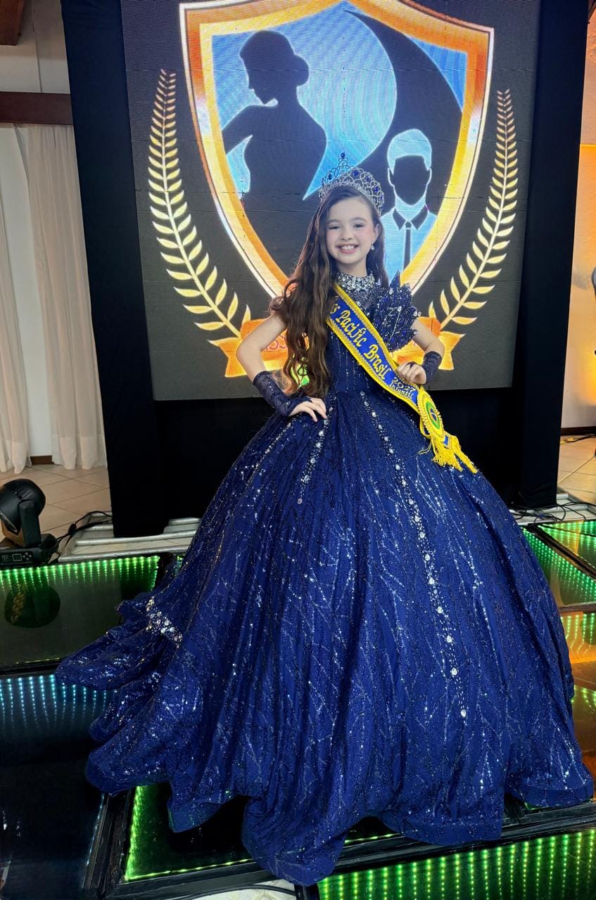 Laisla Ferraz vem construindo uma trajetória de destaque no universo da moda, dos concursos de beleza e da representação infantil