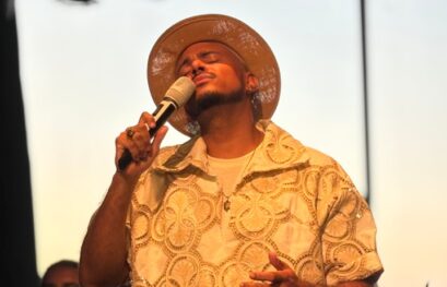 ARY CHABY FAZ SHOW “REENCONTRO” COM A MPB BAIANA EM SHOW ESPECIAL NO TEATRO SESI RIO VERMELHO